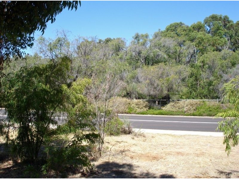 8 Butterworth Springs Avenue, Dunsborough WA 6281