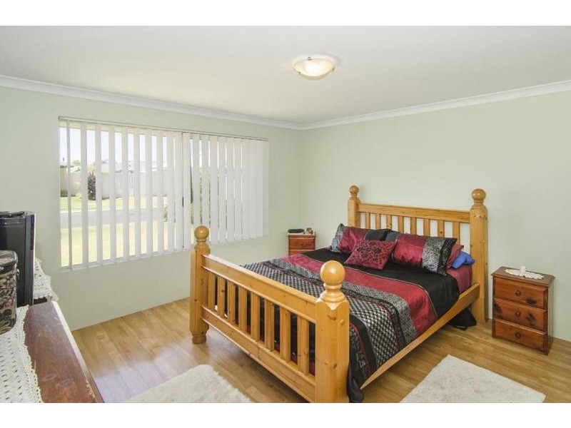 4 Lyrebird Road, Broadwater WA 6280