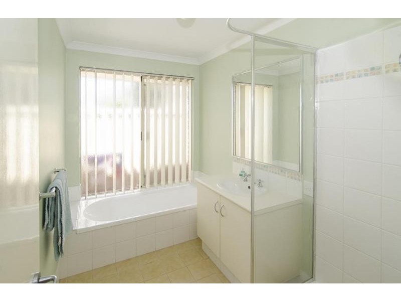 4 Lyrebird Road, Broadwater WA 6280