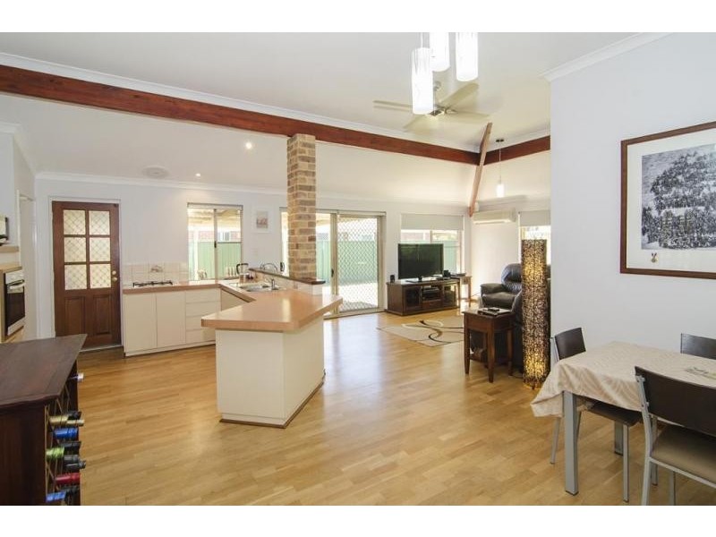 4 Joondalup Court, West Busselton WA 6280