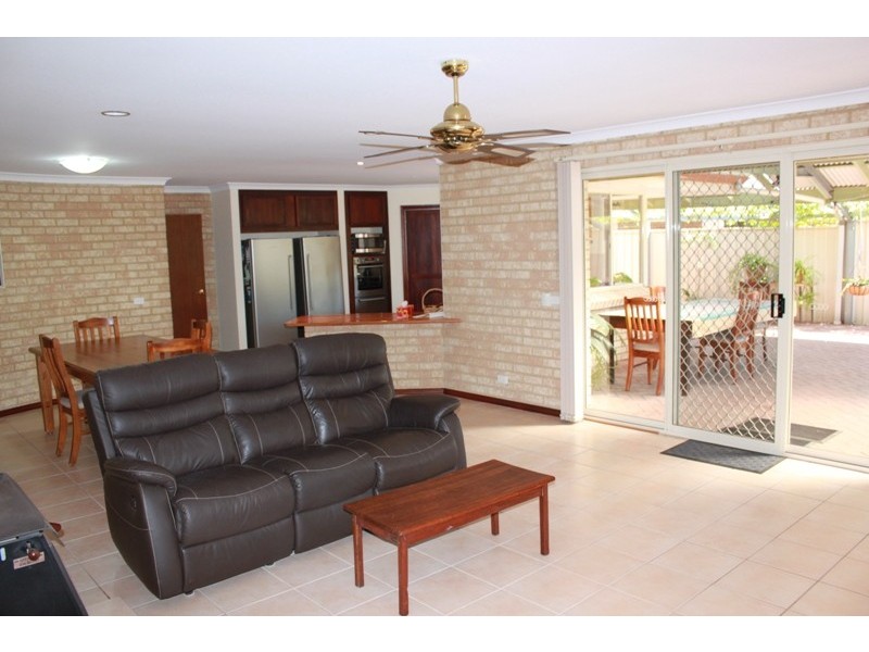 9 Lilly Crescent, West Busselton WA 6280