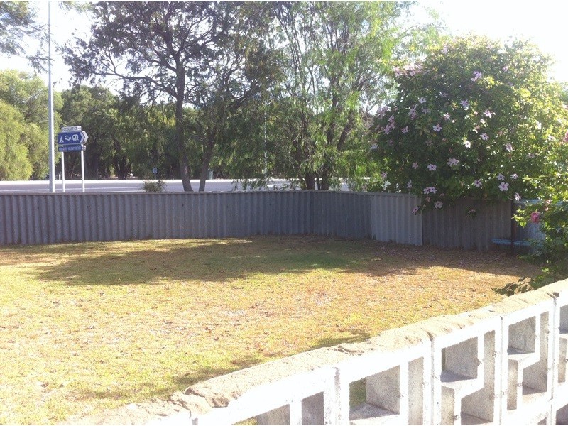 2/31 Lockhart Street, Busselton WA 6280