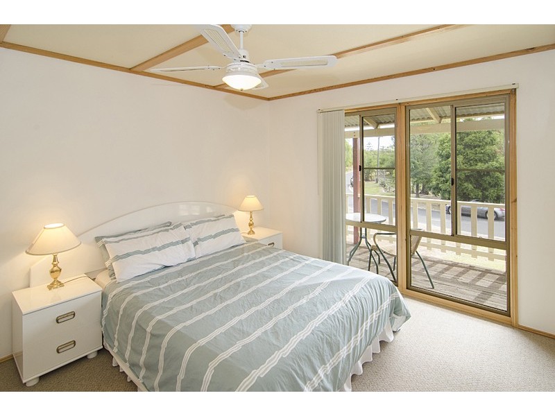 42 Campion Way, Quindalup WA 6281