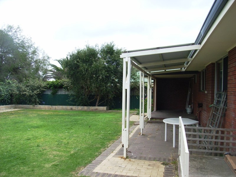 10 Barnard Road, Busselton WA 6280