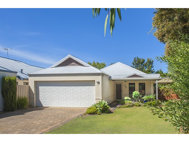 28 Wilson Avenue, Quindalup WA 6281