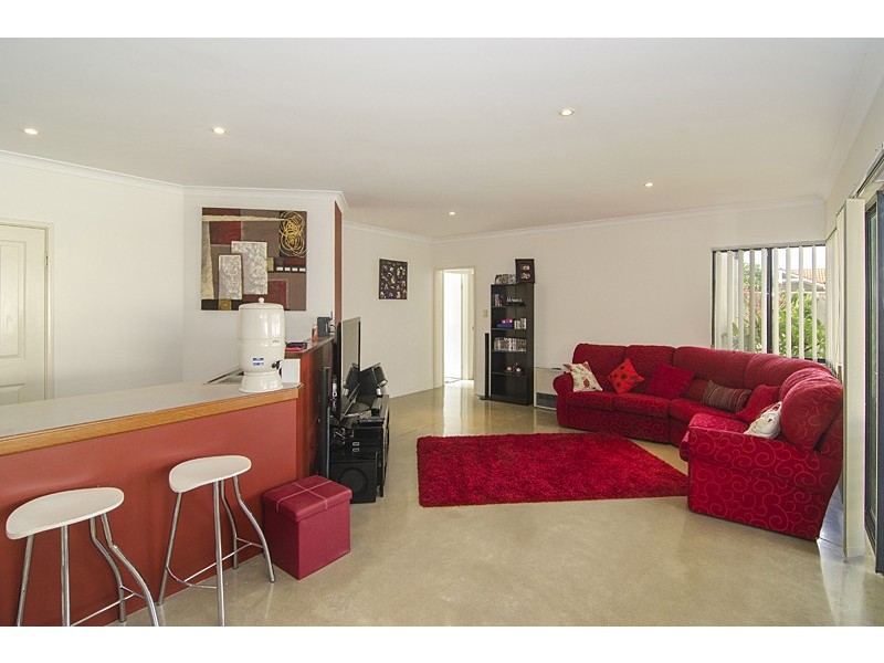 10 Honeyeater Crescent, Geographe WA 6280