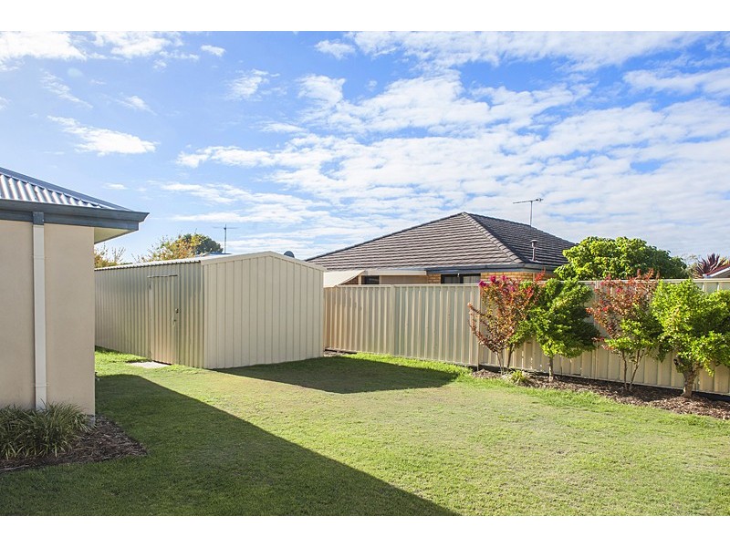 10 Honeyeater Crescent, Geographe WA 6280