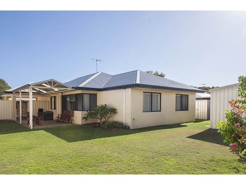 10 Honeyeater Crescent, Geographe WA 6280