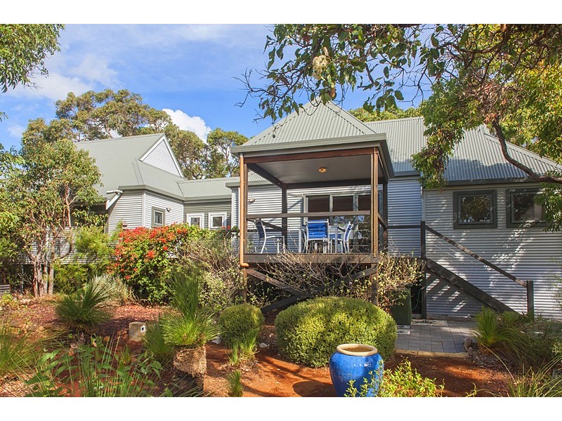 36 Eagle Bay Road, Eagle Bay WA 6281