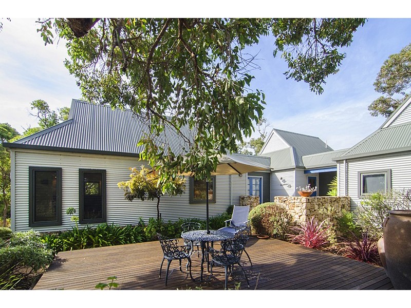 36 Eagle Bay Road, Eagle Bay WA 6281