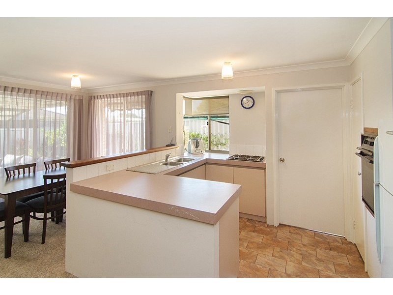 1/5 Cummins Court, Geographe WA 6280