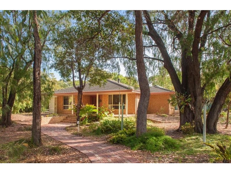 13 Kalgaritch Avenue, West Busselton WA 6280