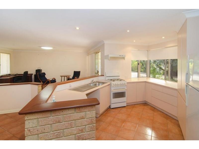 13 Kalgaritch Avenue, West Busselton WA 6280