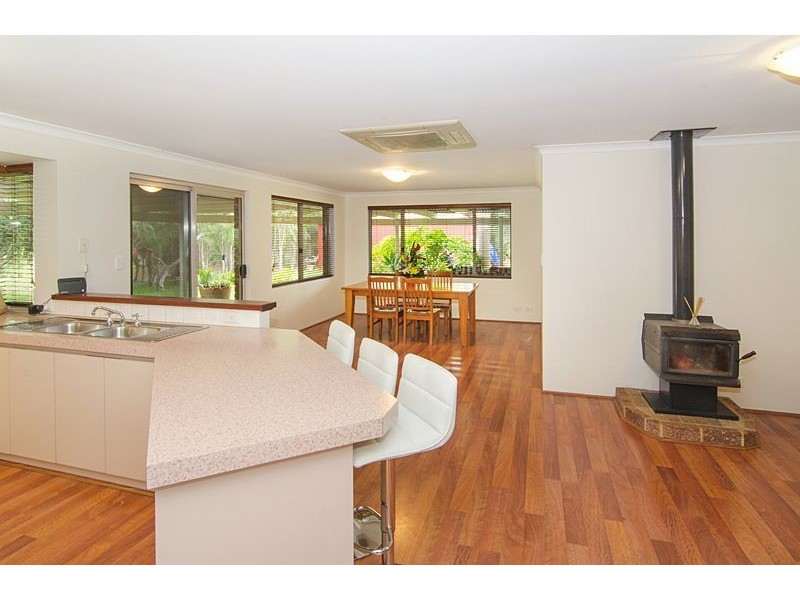 16 Windlemere Drive, Dunsborough WA 6281