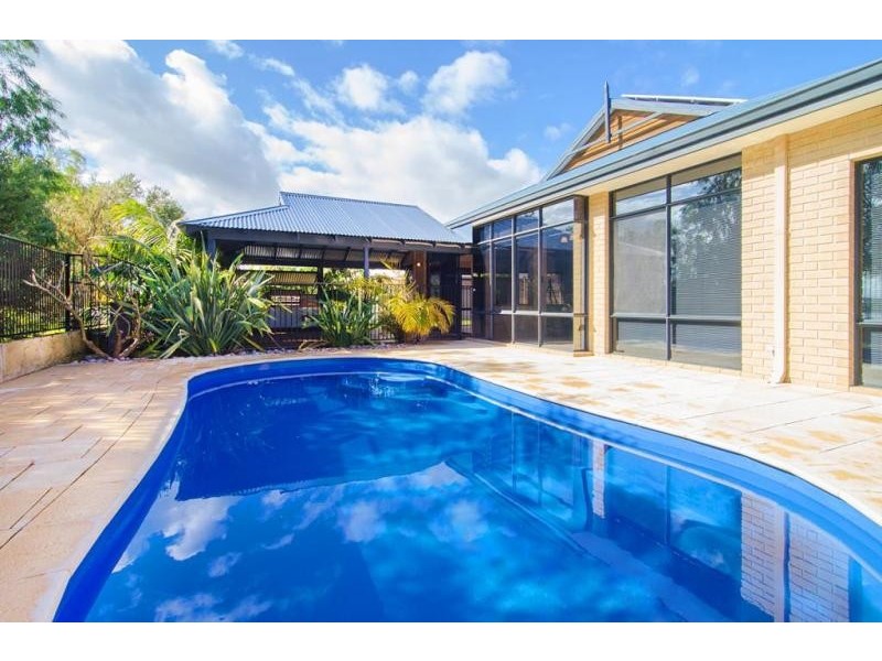 9 Mussel Court, Geographe WA 6280