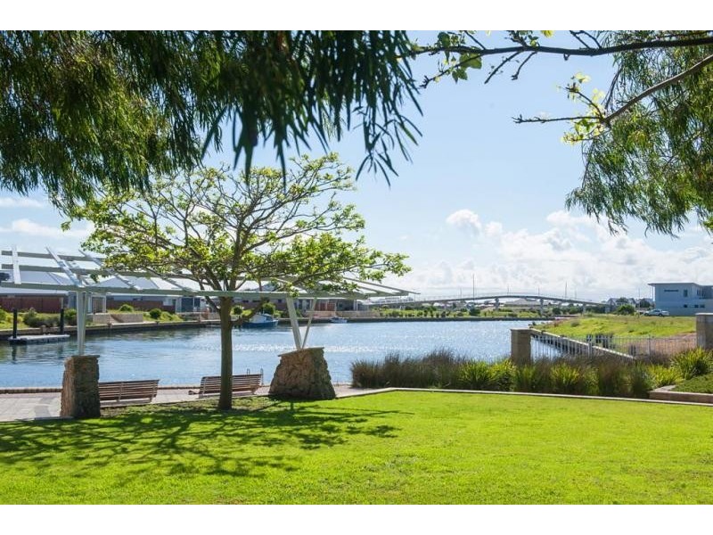 9 Mussel Court, Geographe WA 6280