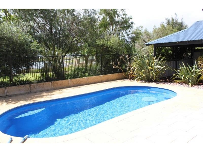 9 Mussel Court, Geographe WA 6280