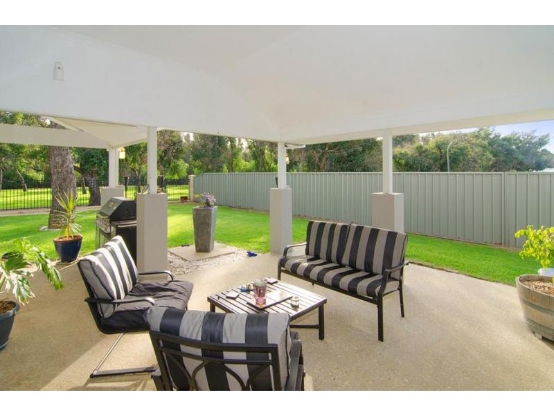 9 Meadow View, Busselton WA 6280