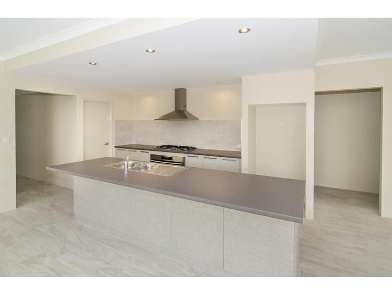 24 Almond Parkway, Yalyalup WA 6280