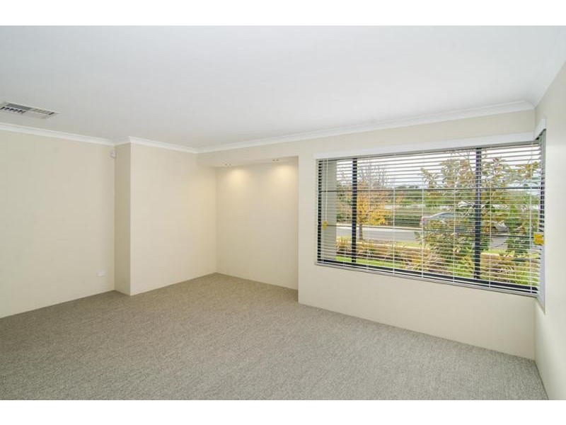 24 Almond Parkway, Yalyalup WA 6280