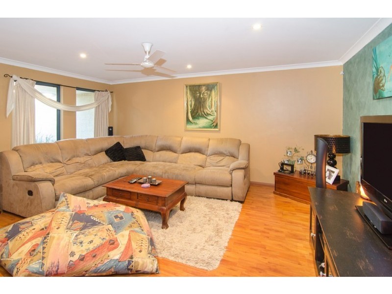 25 Glen Eagles Grove, West Busselton WA 6280