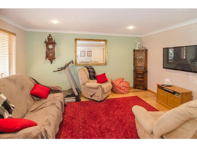 12 Klaehn Crescent, Yalyalup WA 6280