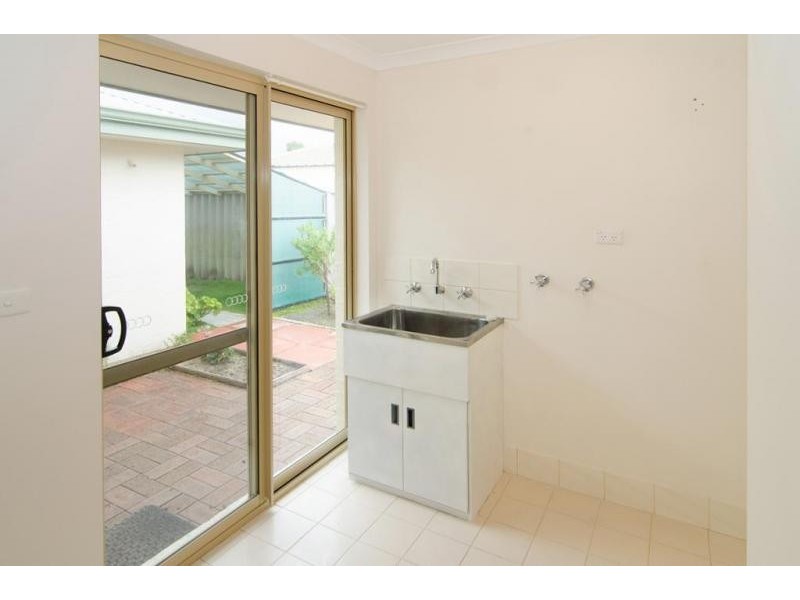 B/9 Raven Place, West Busselton WA 6280