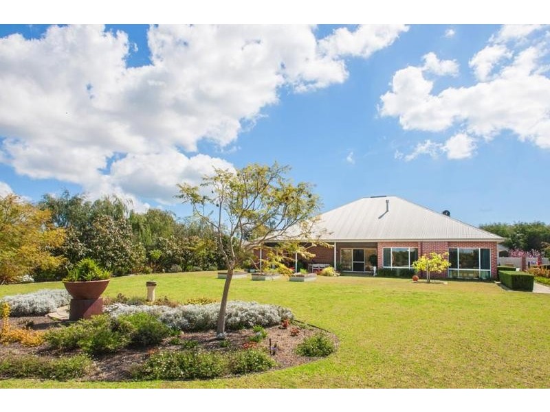 13 Hawker Approach, Yalyalup WA 6280