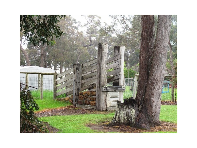 1422 Osmington Road, Osmington WA 6285