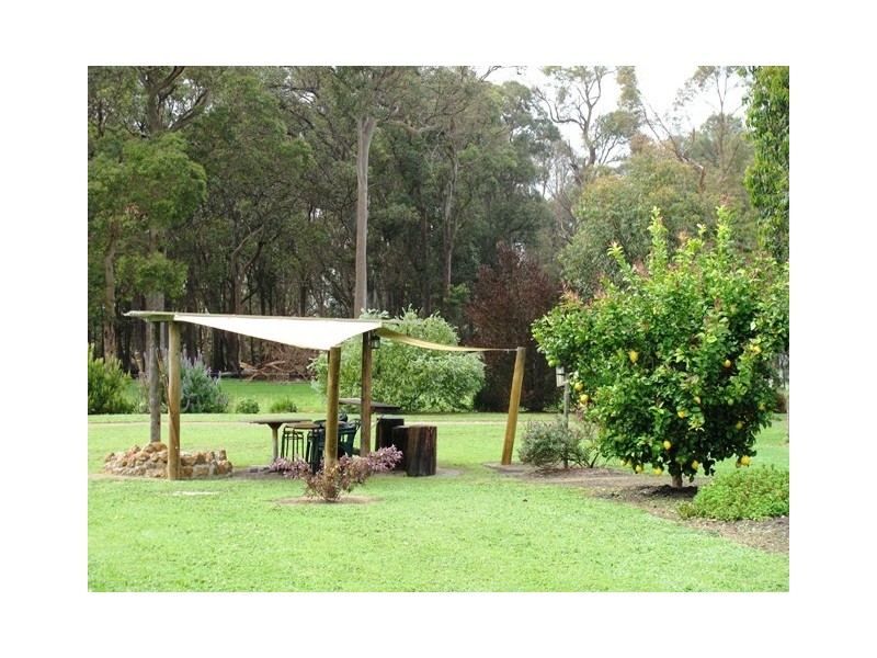 1422 Osmington Road, Osmington WA 6285