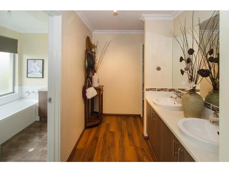 30 Provincia Parade, Yalyalup WA 6280