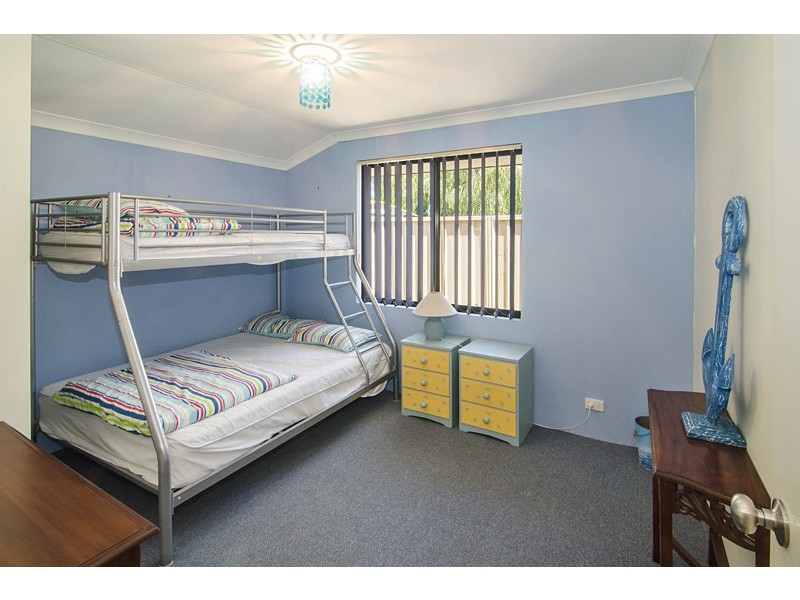 4 Honeyeater Crescent, Geographe WA 6280