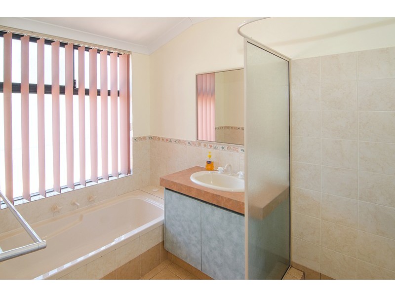 4 Honeyeater Crescent, Geographe WA 6280