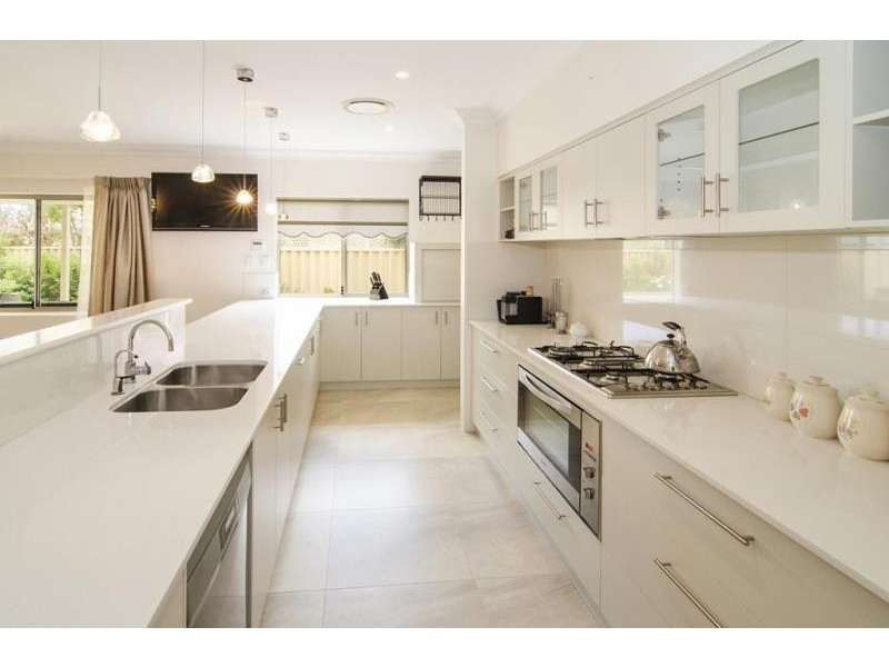 3 Lavender Gardens, Yalyalup WA 6280