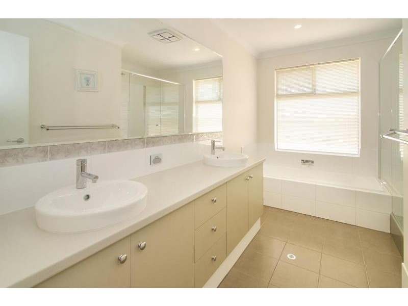 3 Lavender Gardens, Yalyalup WA 6280