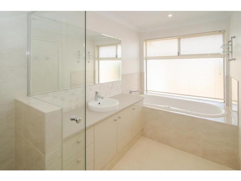 3 Lavender Gardens, Yalyalup WA 6280