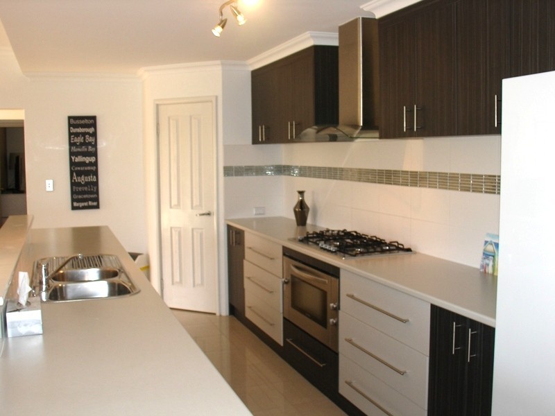 2 Bay View Street, West Busselton WA 6280