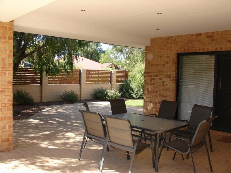 2 Bay View Street, West Busselton WA 6280