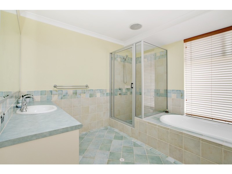 9 Lincoln Street, Abbey WA 6280