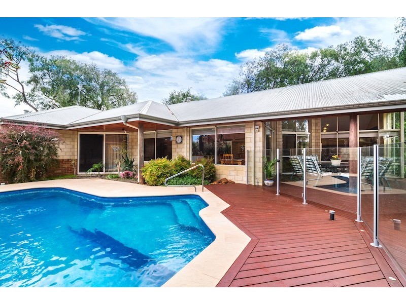 9 Lincoln Street, Abbey WA 6280