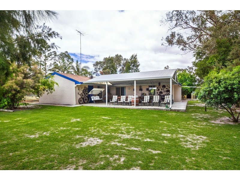 69 Cookworthy Road, Broadwater WA 6280