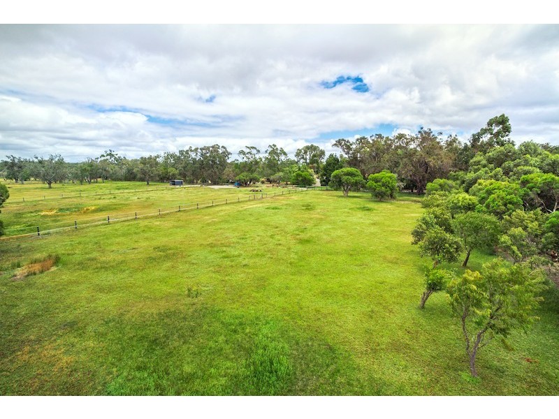 69 Cookworthy Road, Broadwater WA 6280
