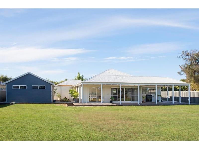 9 Hawker Approach, Yalyalup WA 6280