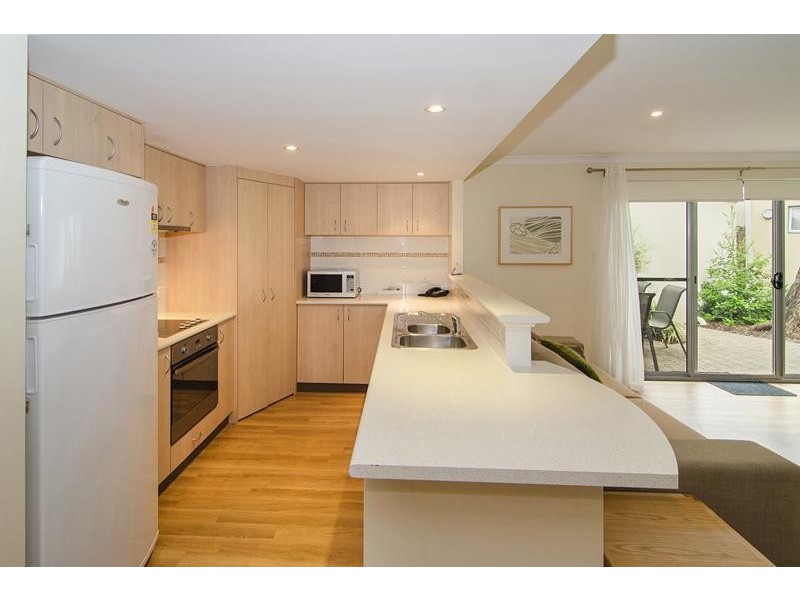 30/12 Little Colin Street, Broadwater WA 6280