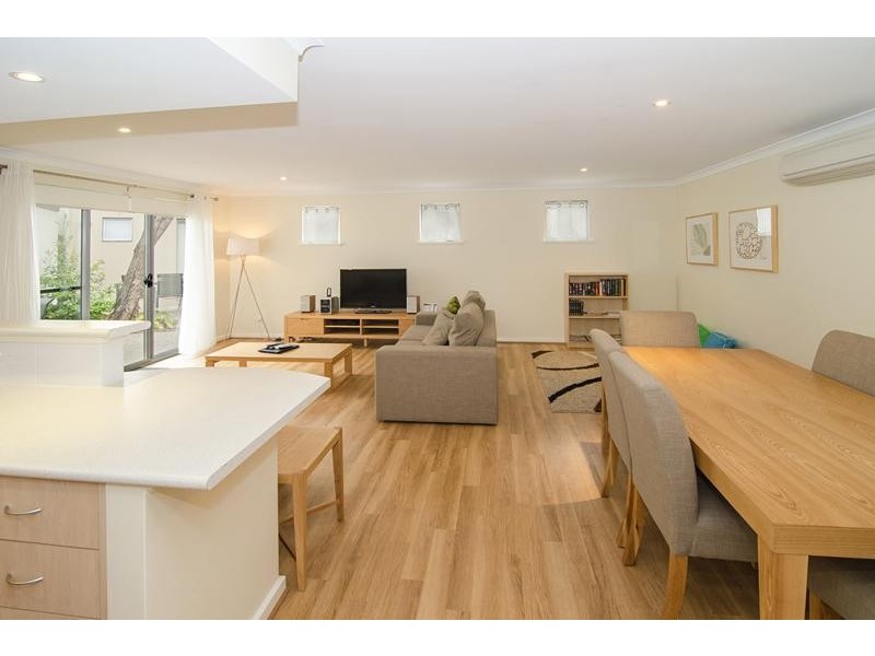 30/12 Little Colin Street, Broadwater WA 6280