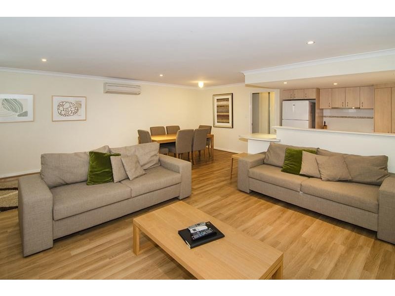 30/12 Little Colin Street, Broadwater WA 6280