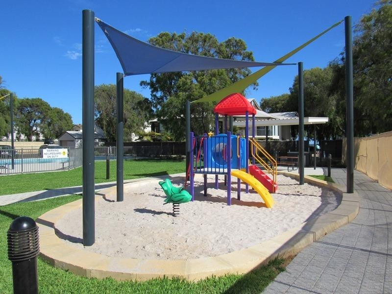 16/12 Little Colin Street, Broadwater WA 6280