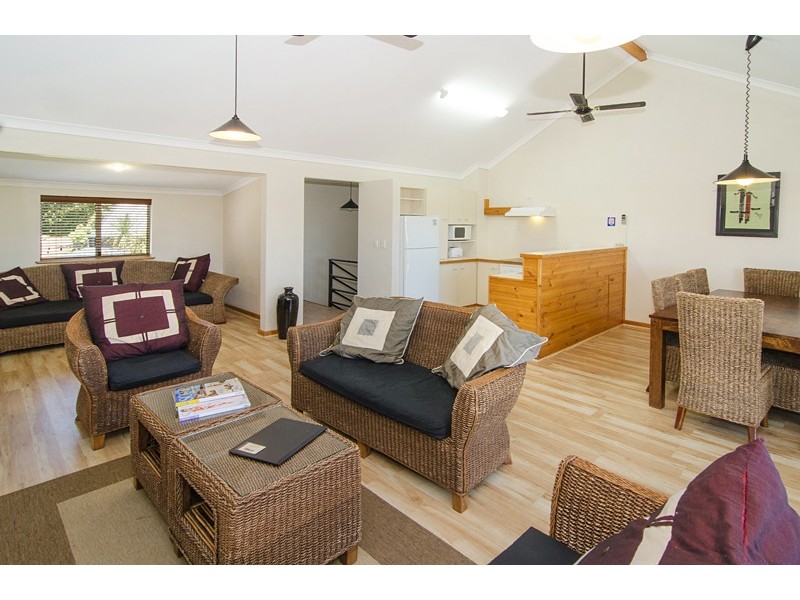 24/12 Dunn Bay Road, Dunsborough WA 6281