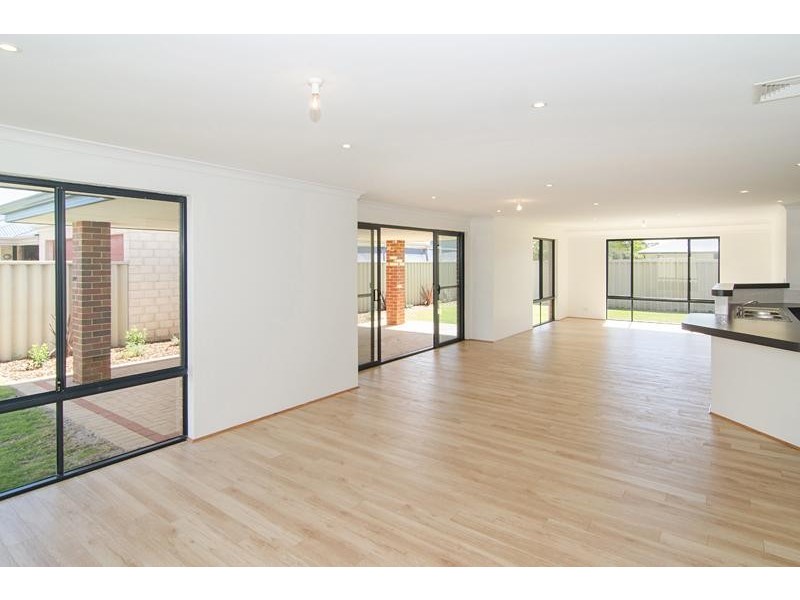 21 Higgins Drive, Broadwater WA 6280