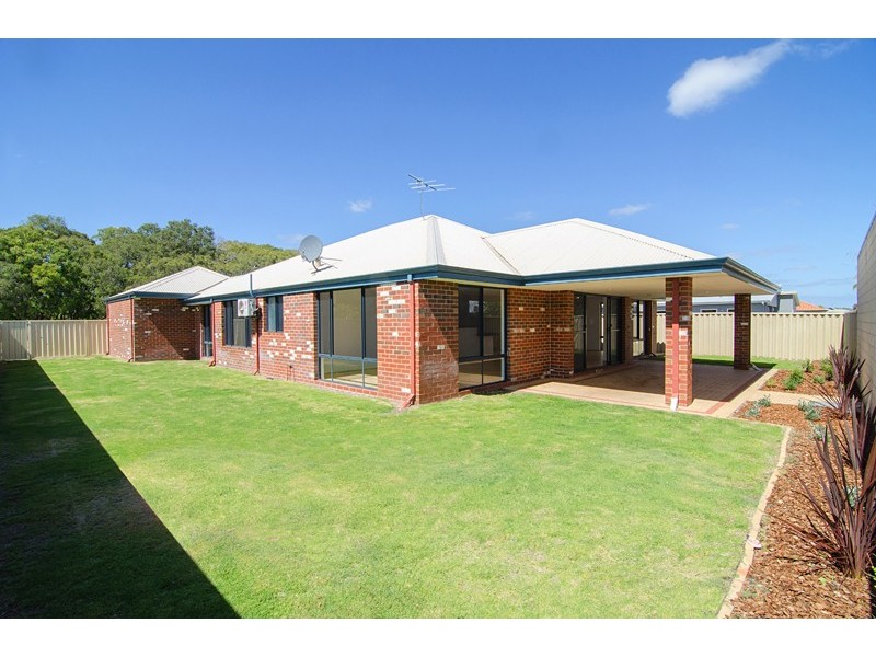 21 Higgins Drive, Broadwater WA 6280